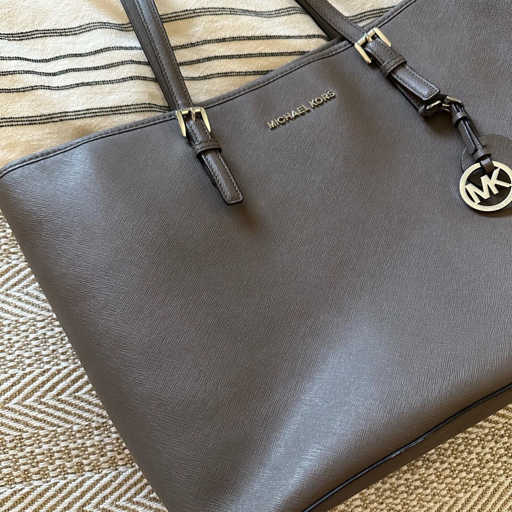 Michael Kors Handbag Tote - Picture 2 of 10